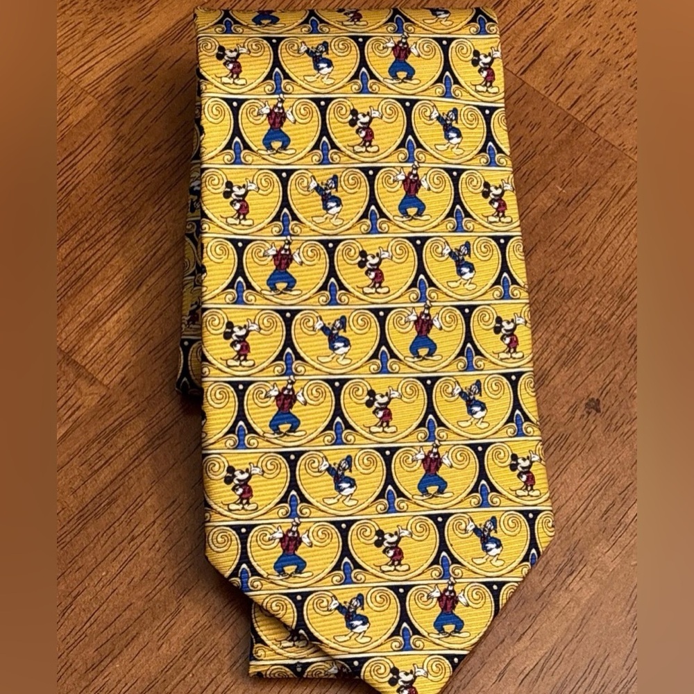 NWT The Disney Store Character Tie Yellow with Mickey Goofy & DonaldDuck Vintage
